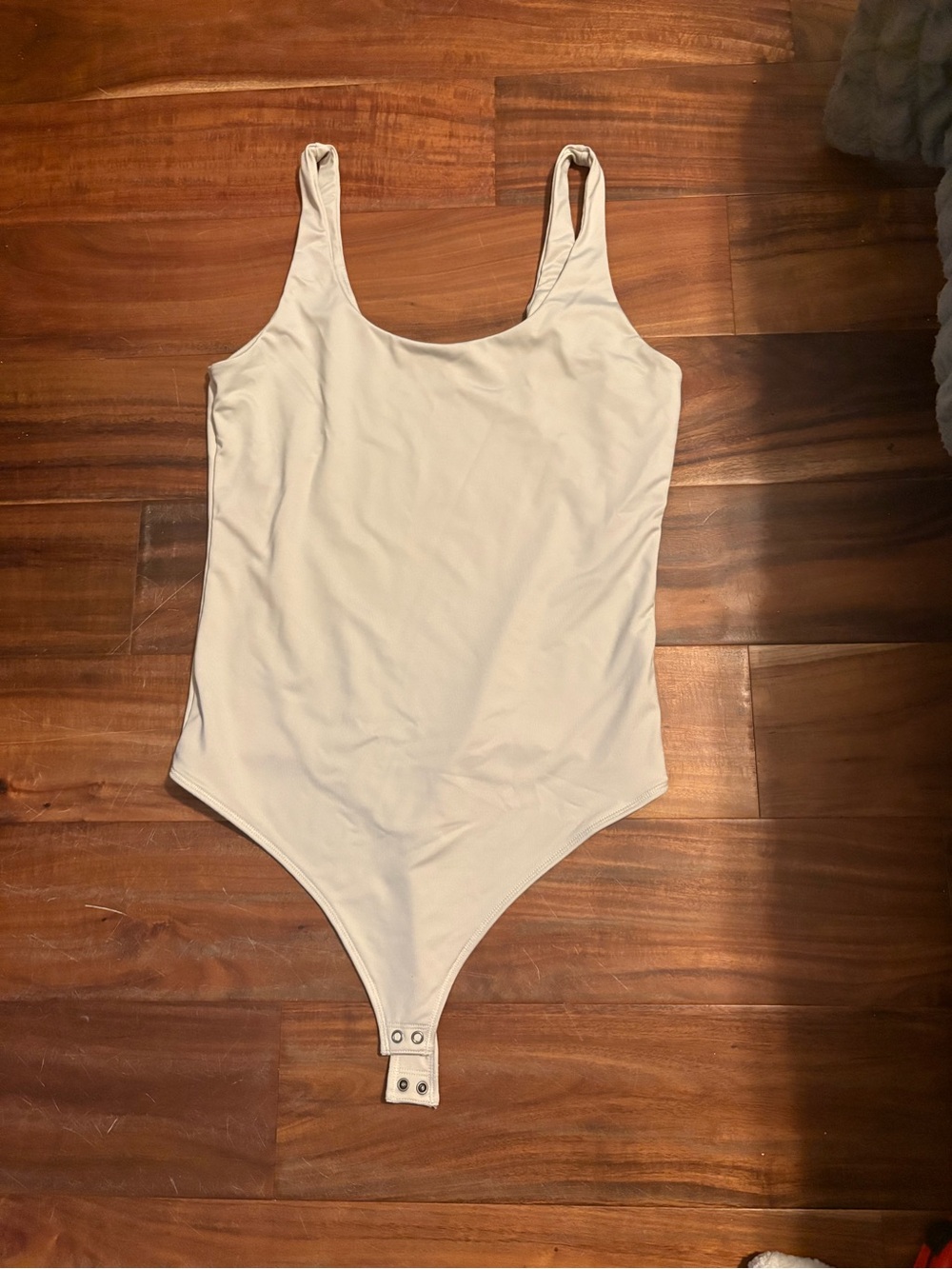 Abercrombie & Fitch Soft A&F Collection Scoop Neck Bodysuit Beige‎ Medium (0903)